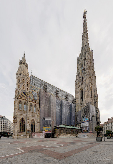 Nave central section and lower south tower scaffolded