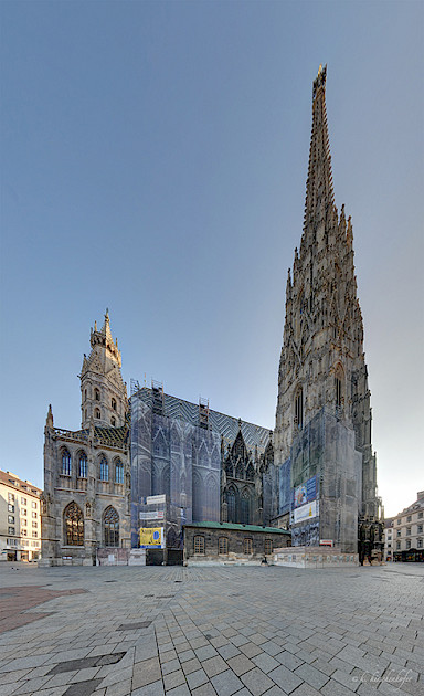 Nave central section (Friedrich pediment, Singertor) and lower south tower, southwestern section scaffolded